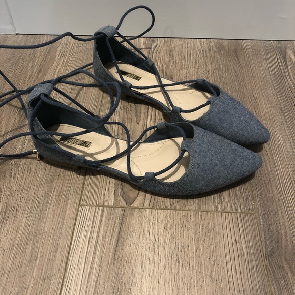 Jennifer Lopez Gladiator Flats in Denim, size 8.5 - Picture 2 of 5